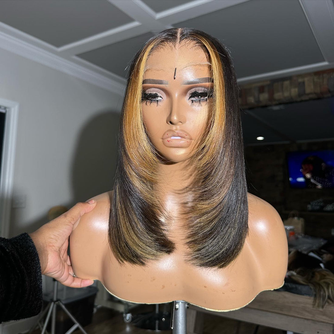 Tax Return Sale Layer Cut Glueless Wigs Ombre Highlight Straight Bob Human Hair Wigs 13x4 Lace Front Wigs