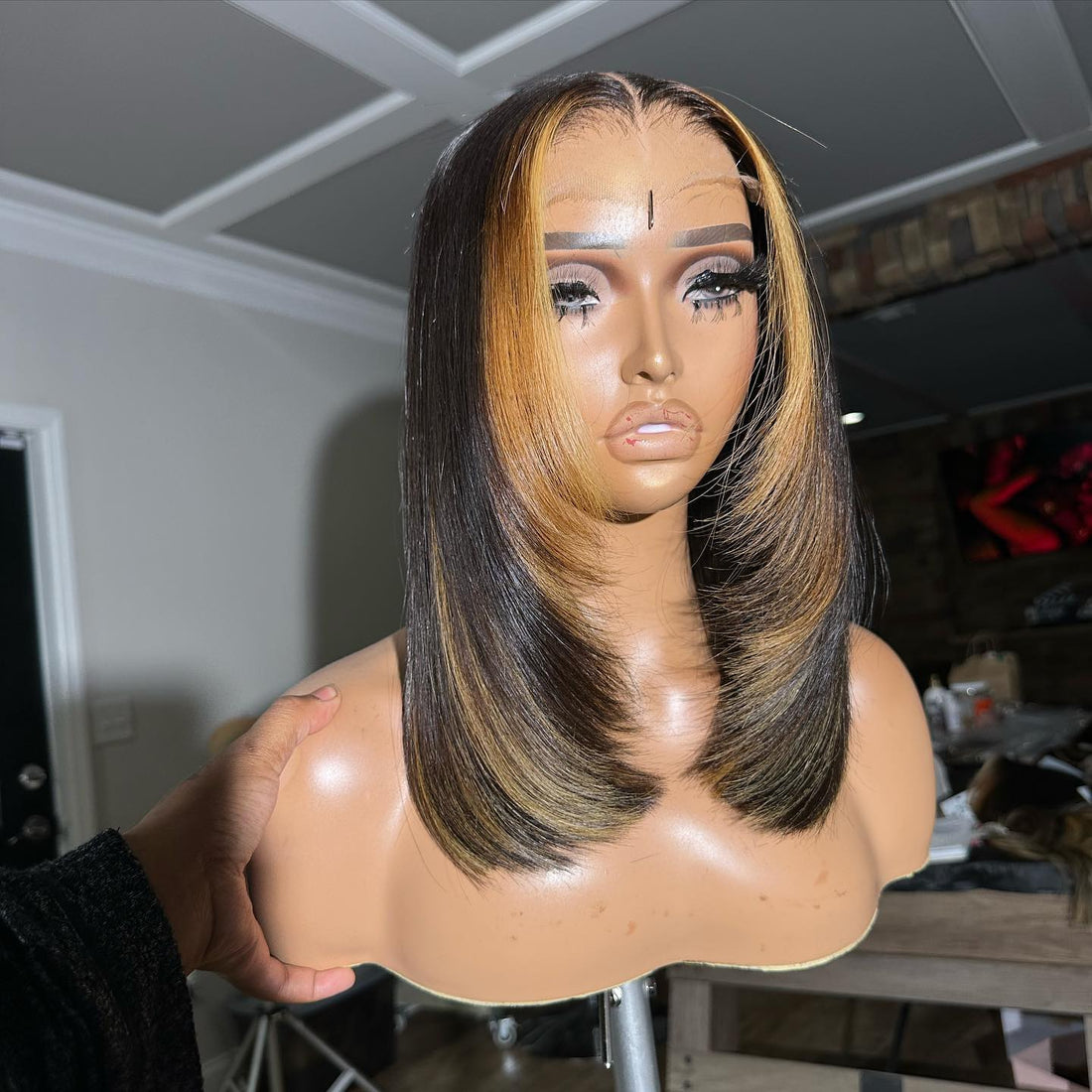 Tax Return Sale Layer Cut Glueless Wigs Ombre Highlight Straight Bob Human Hair Wigs 13x4 Lace Front Wigs